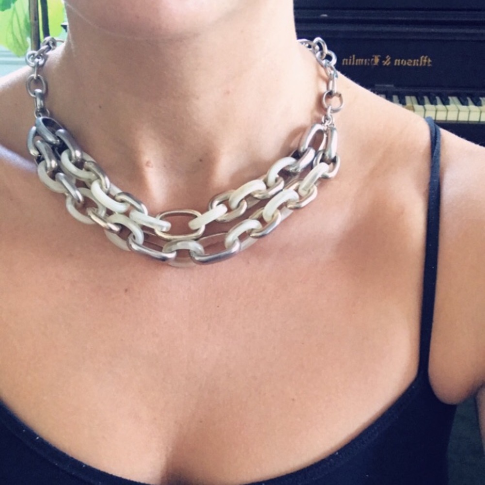 Gold and cream banana republic link chain necklace